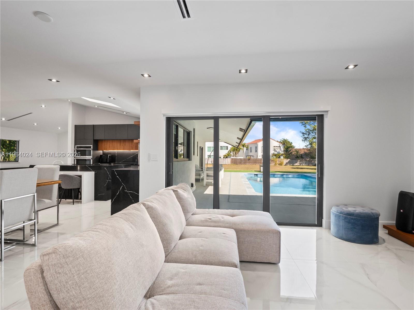 IVANHOE ESTATES - Residential