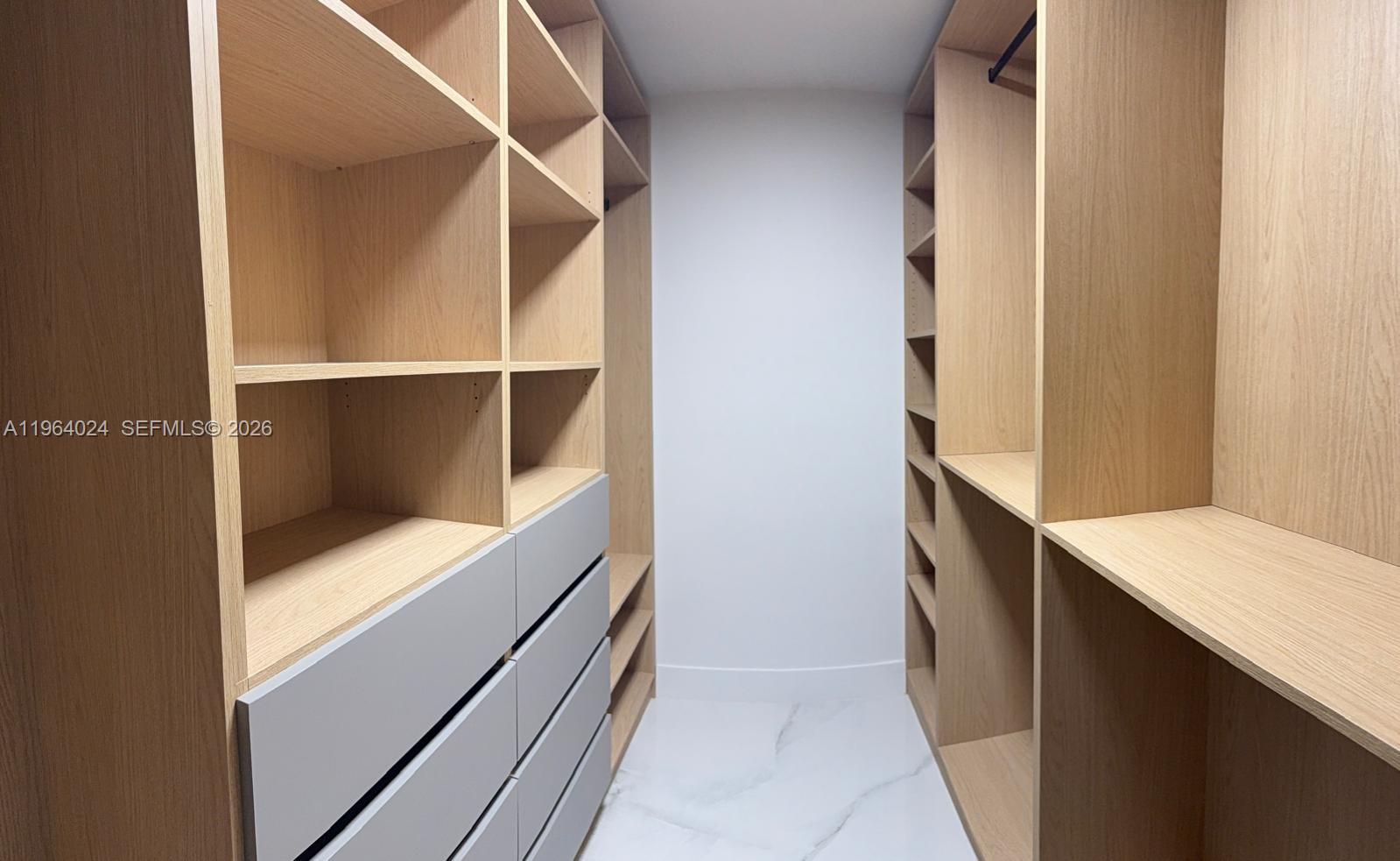 IVANHOE ESTATES - Residential