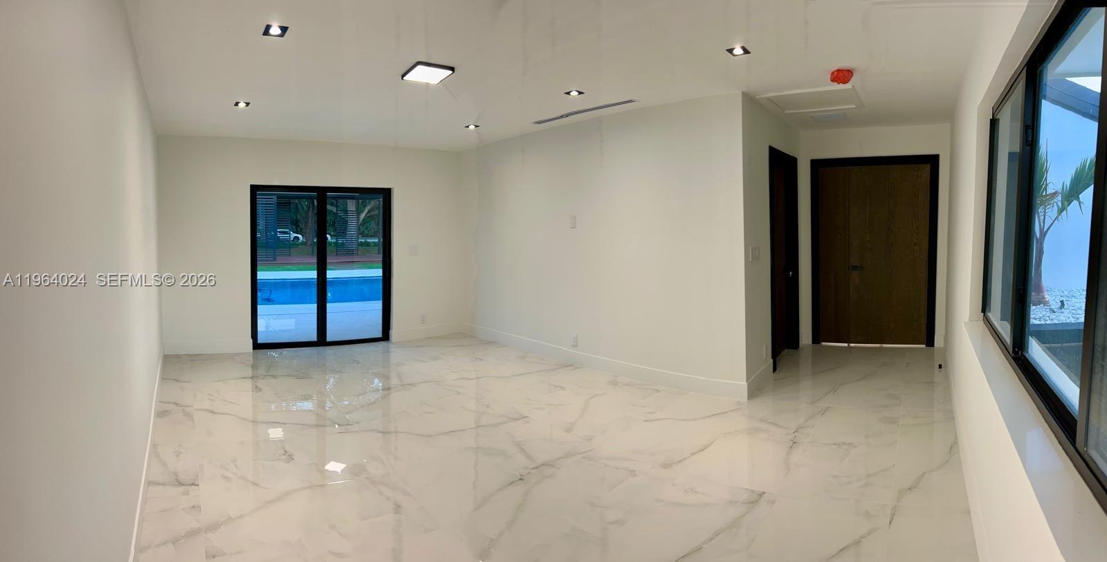 IVANHOE ESTATES - Residential