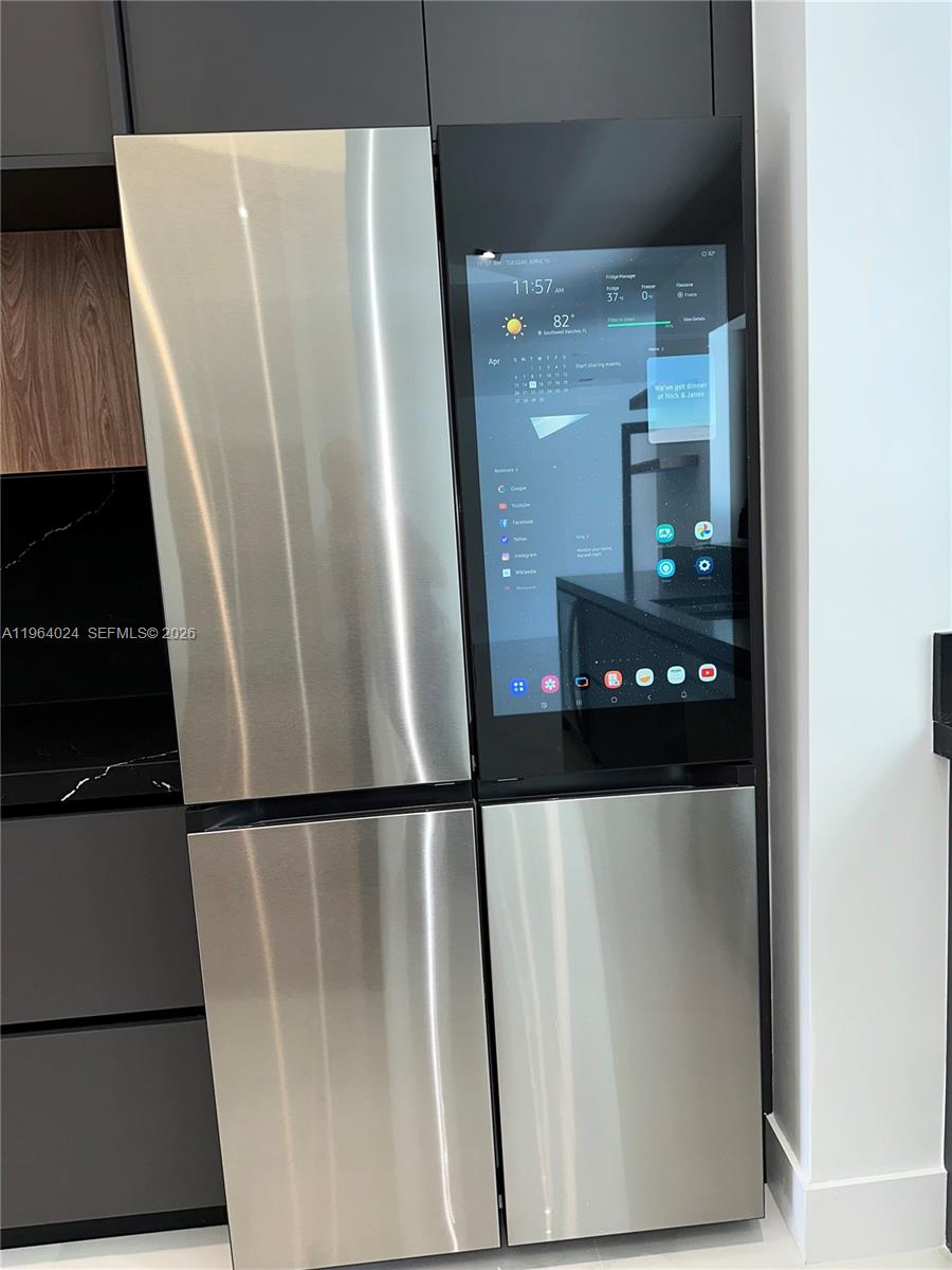 IVANHOE ESTATES - Residential