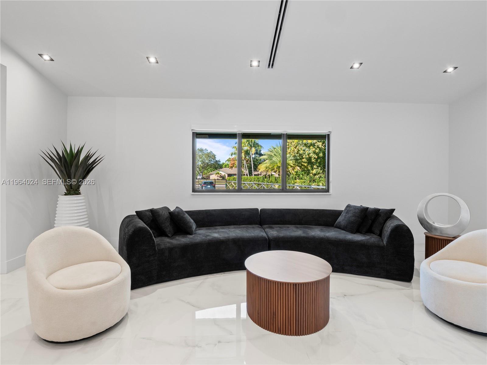 IVANHOE ESTATES - Residential