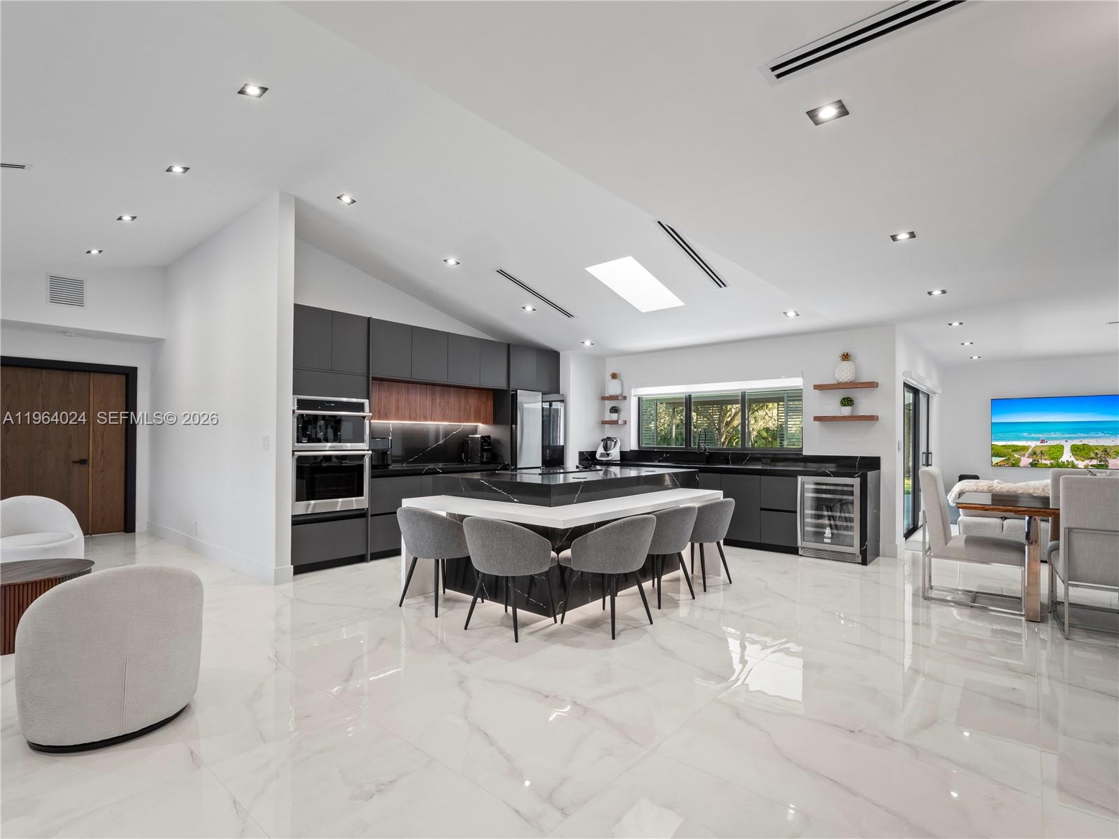 IVANHOE ESTATES - Residential