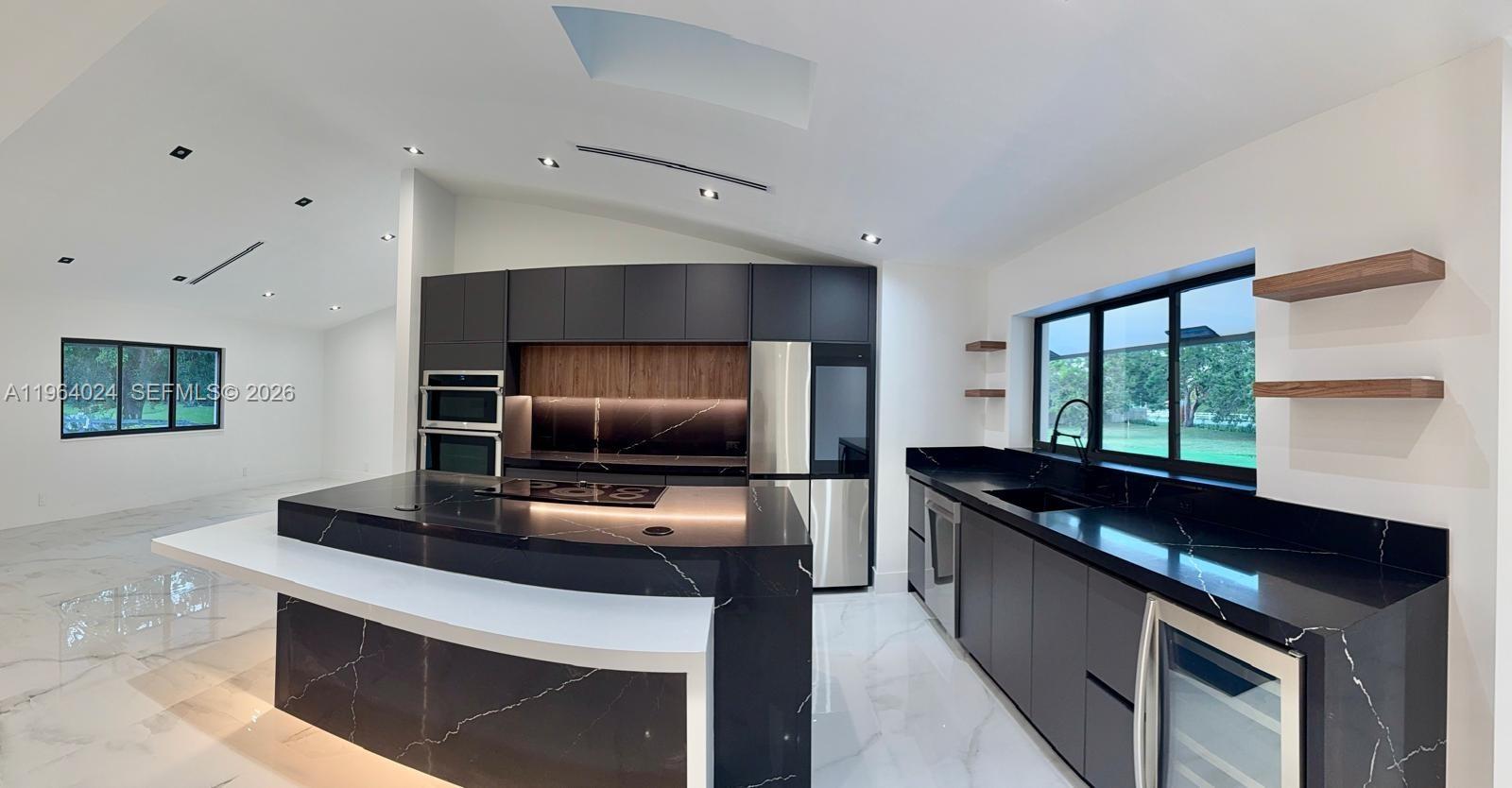 IVANHOE ESTATES - Residential