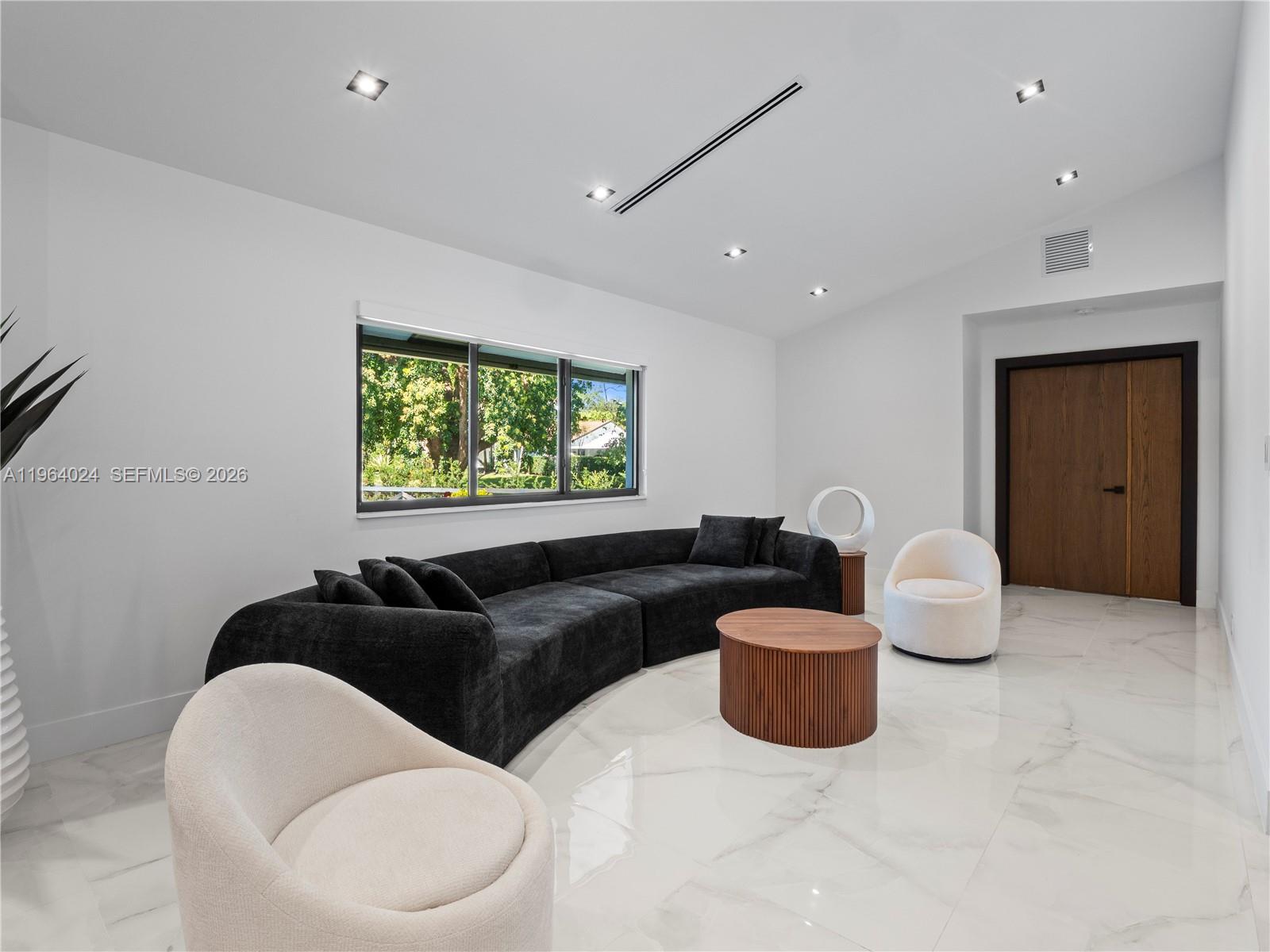 IVANHOE ESTATES - Residential