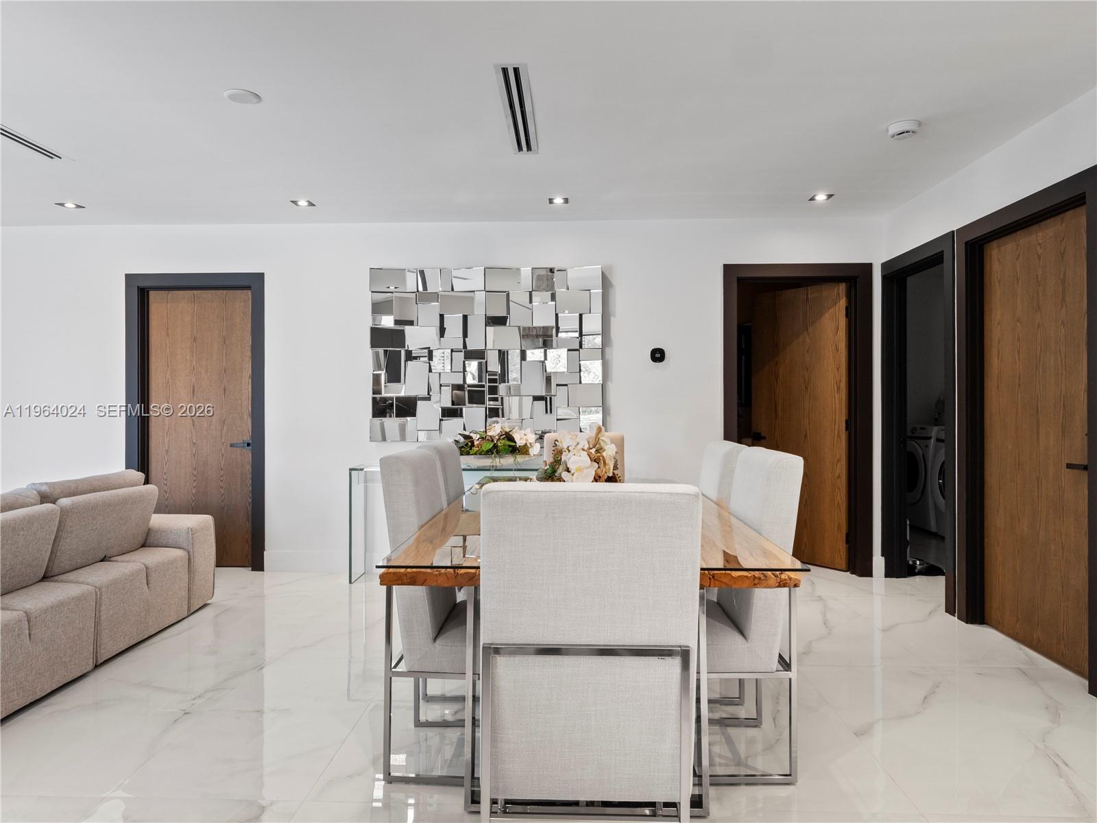 IVANHOE ESTATES - Residential