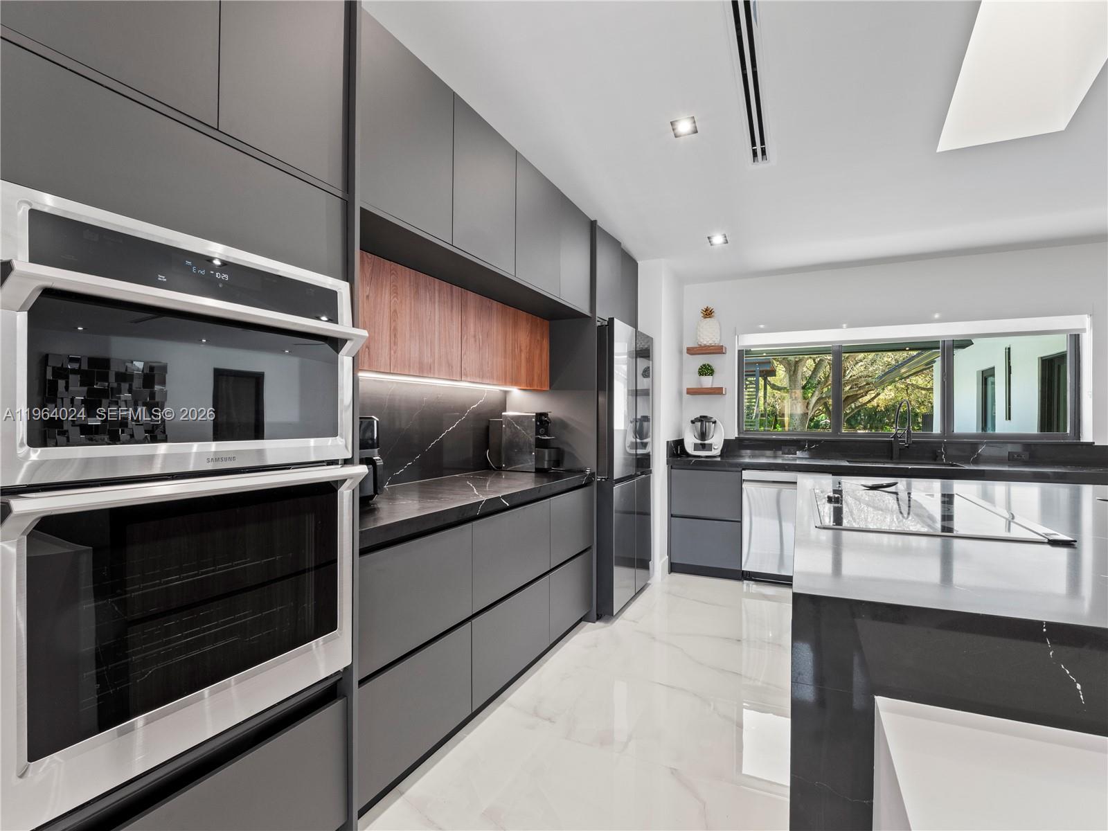 IVANHOE ESTATES - Residential