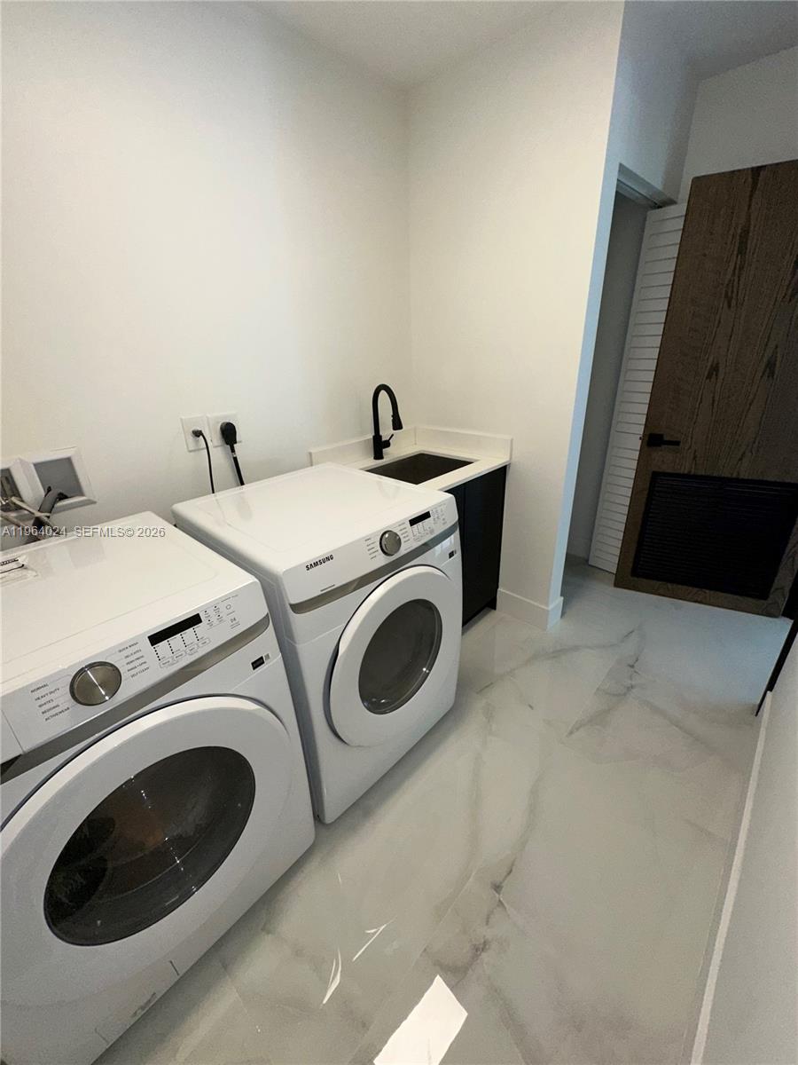 IVANHOE ESTATES - Residential