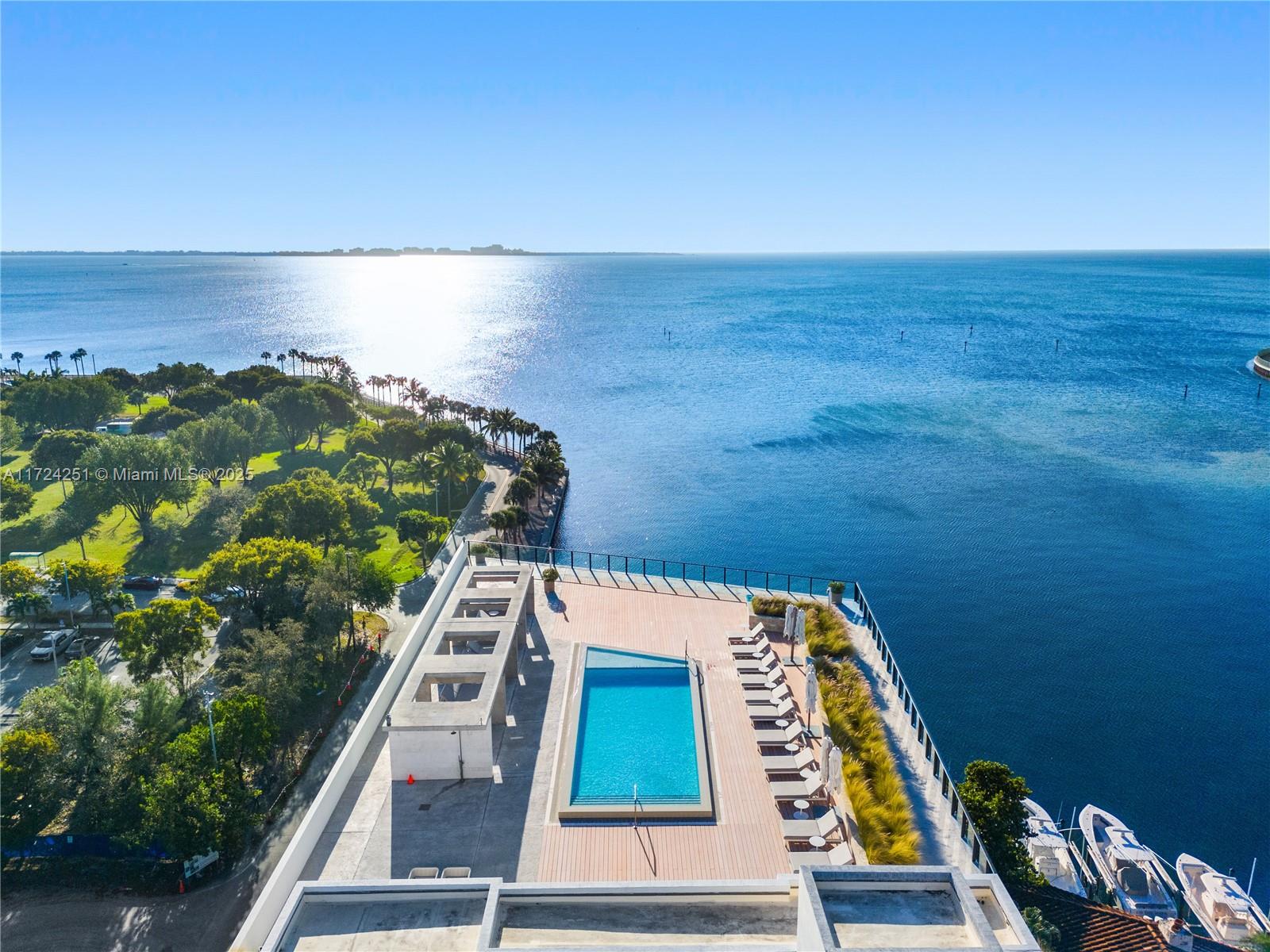 BRICKELLS FLAGLER - Residential