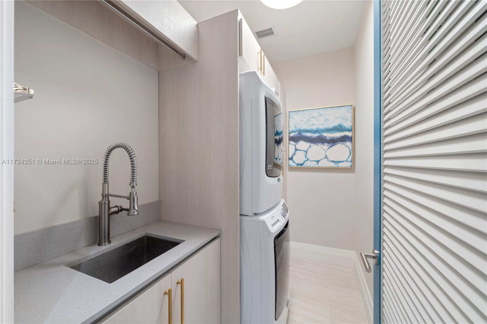 BRICKELLS FLAGLER - Residential