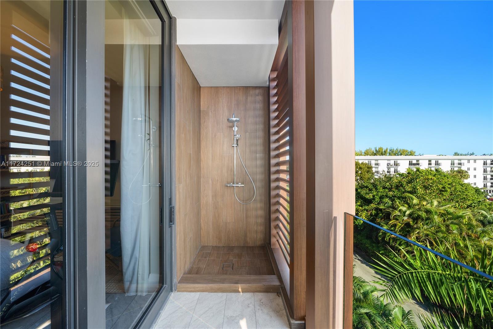 BRICKELLS FLAGLER - Residential