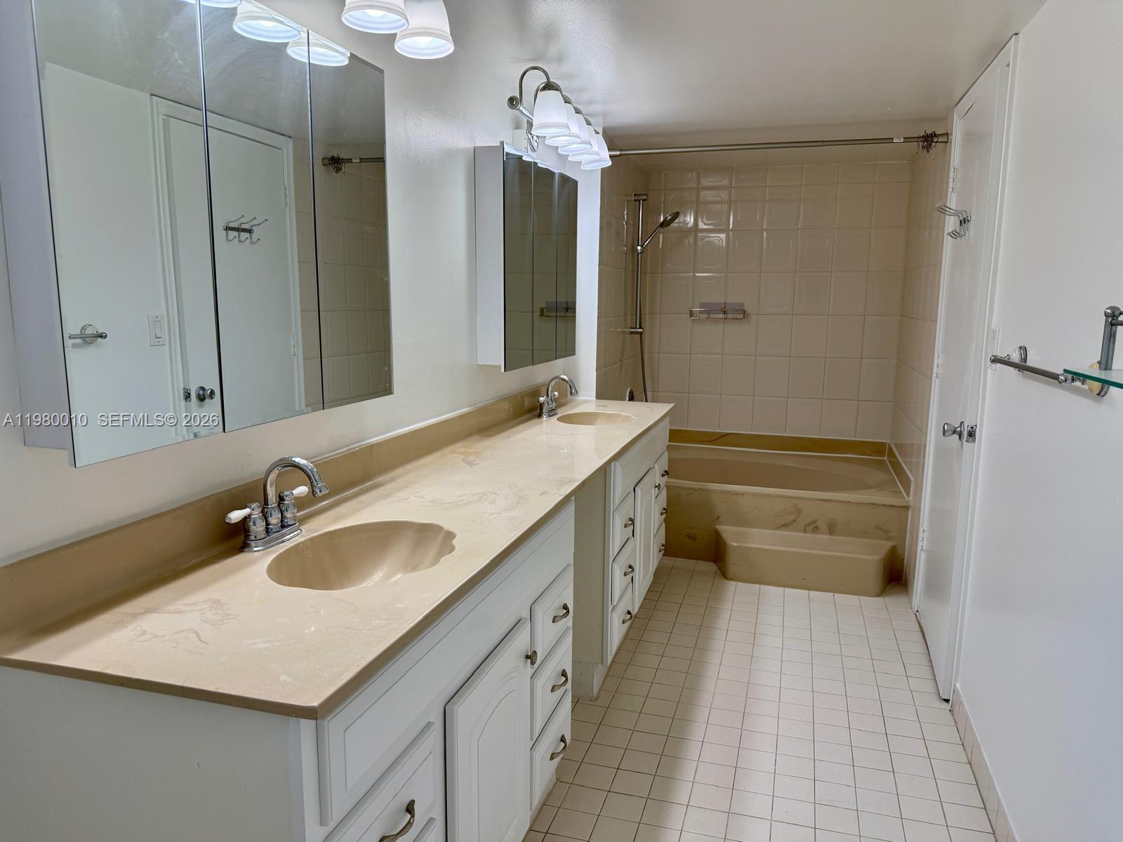 LAKEVIEW OF THE CALF CLUB - Residential Lease