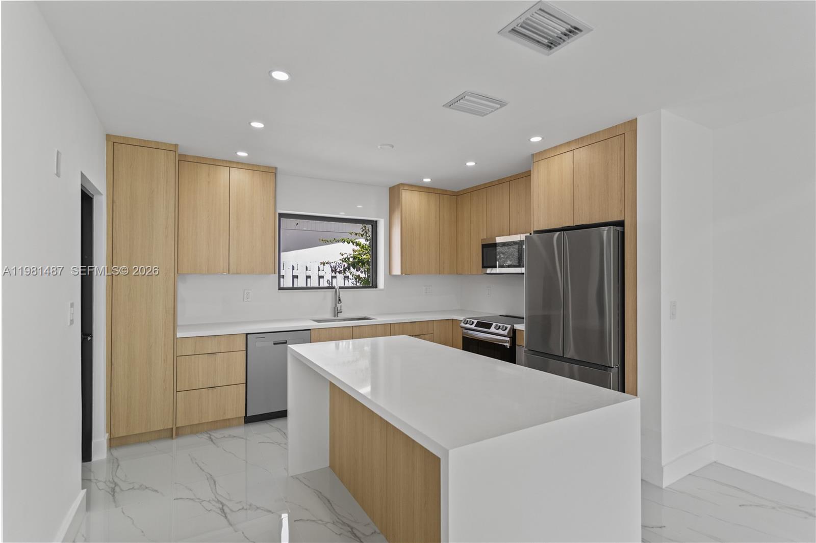 PALM SPRINGS SUB SEC 3 - - Residential