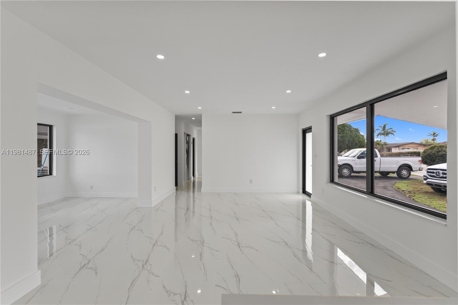 PALM SPRINGS SUB SEC 3 - - Residential