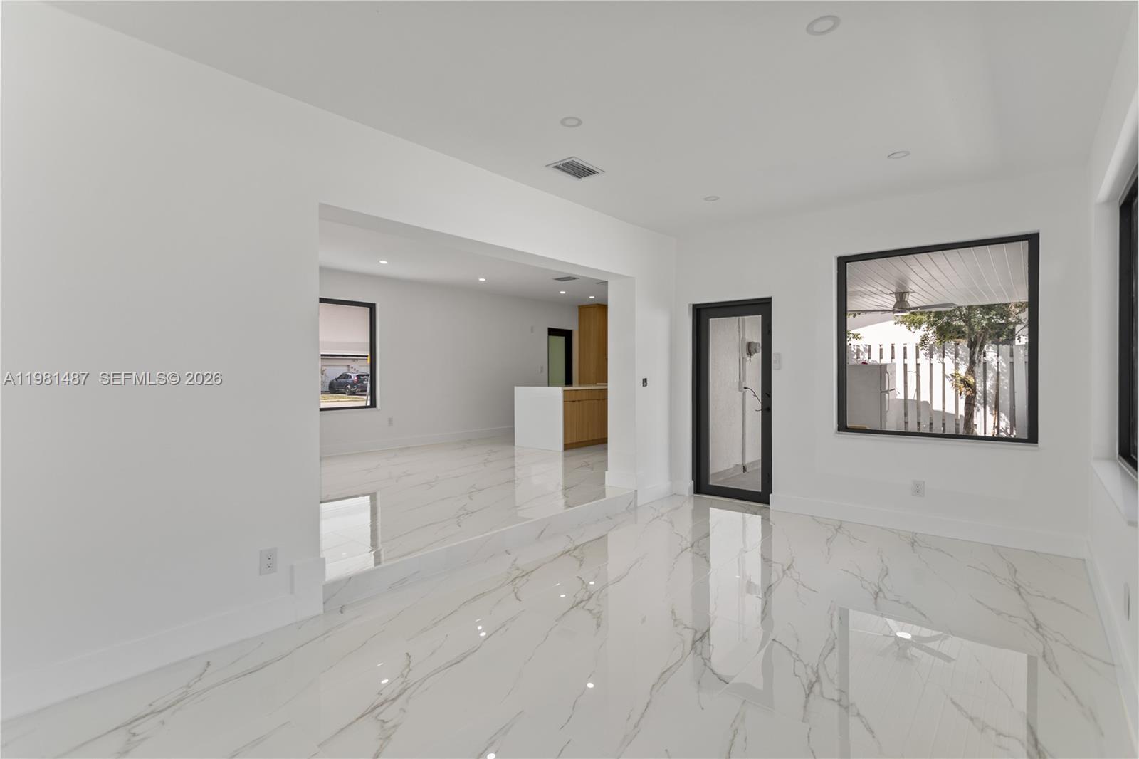 PALM SPRINGS SUB SEC 3 - - Residential