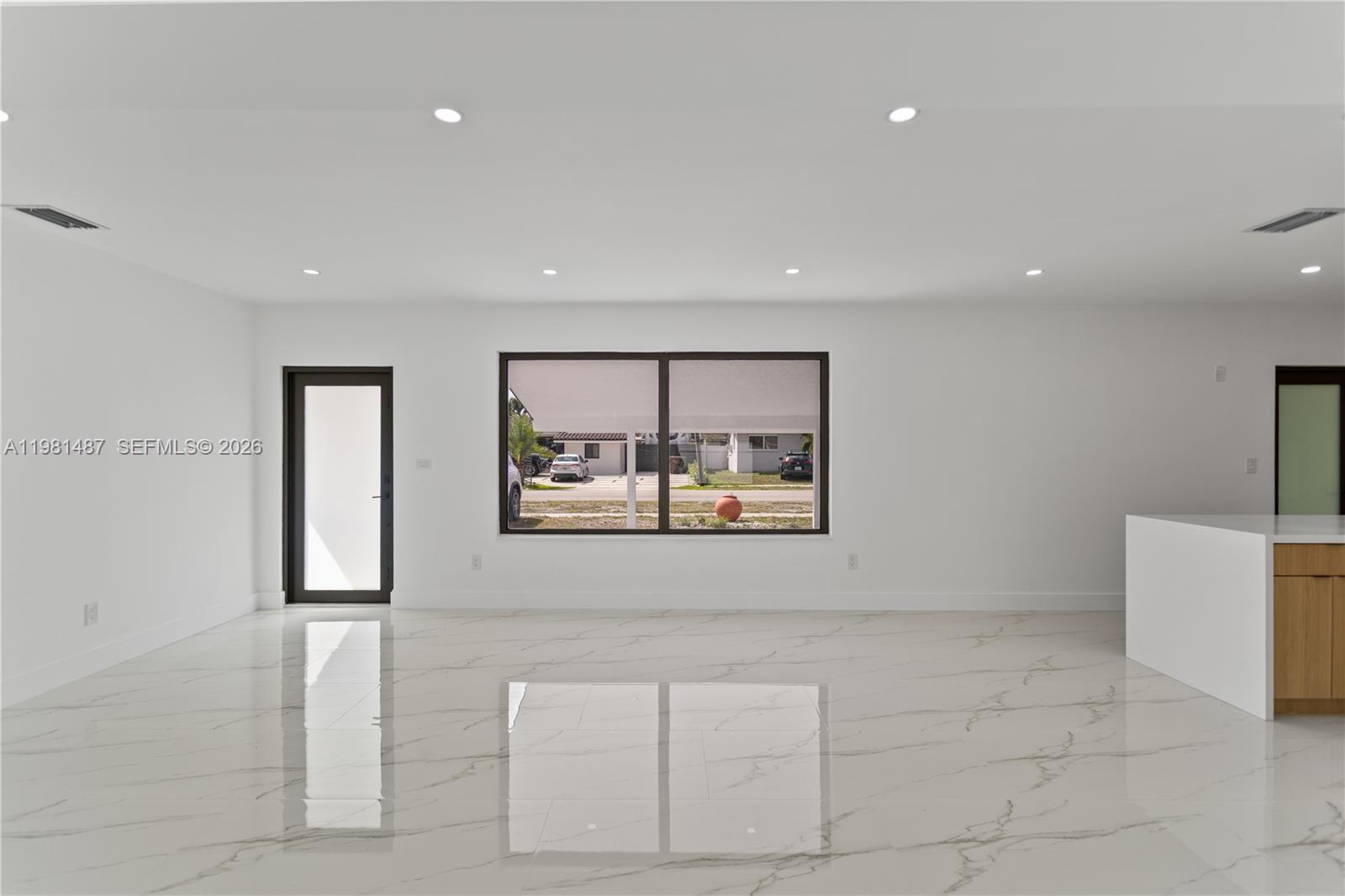 PALM SPRINGS SUB SEC 3 - - Residential