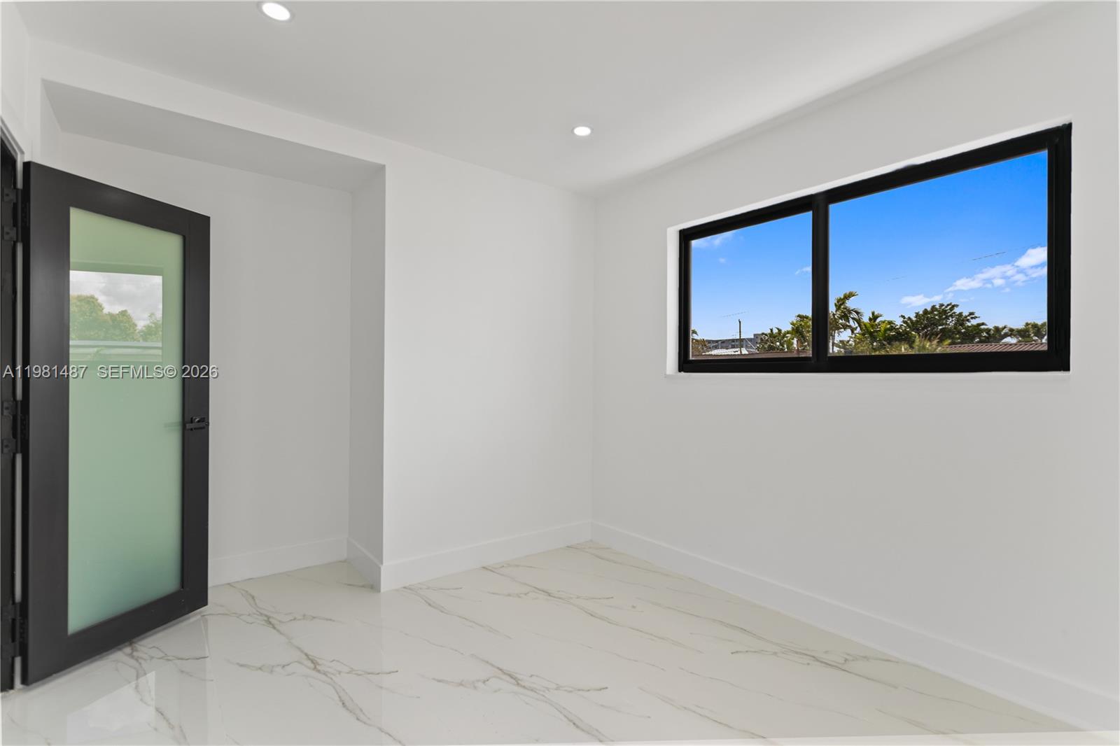 PALM SPRINGS SUB SEC 3 - - Residential