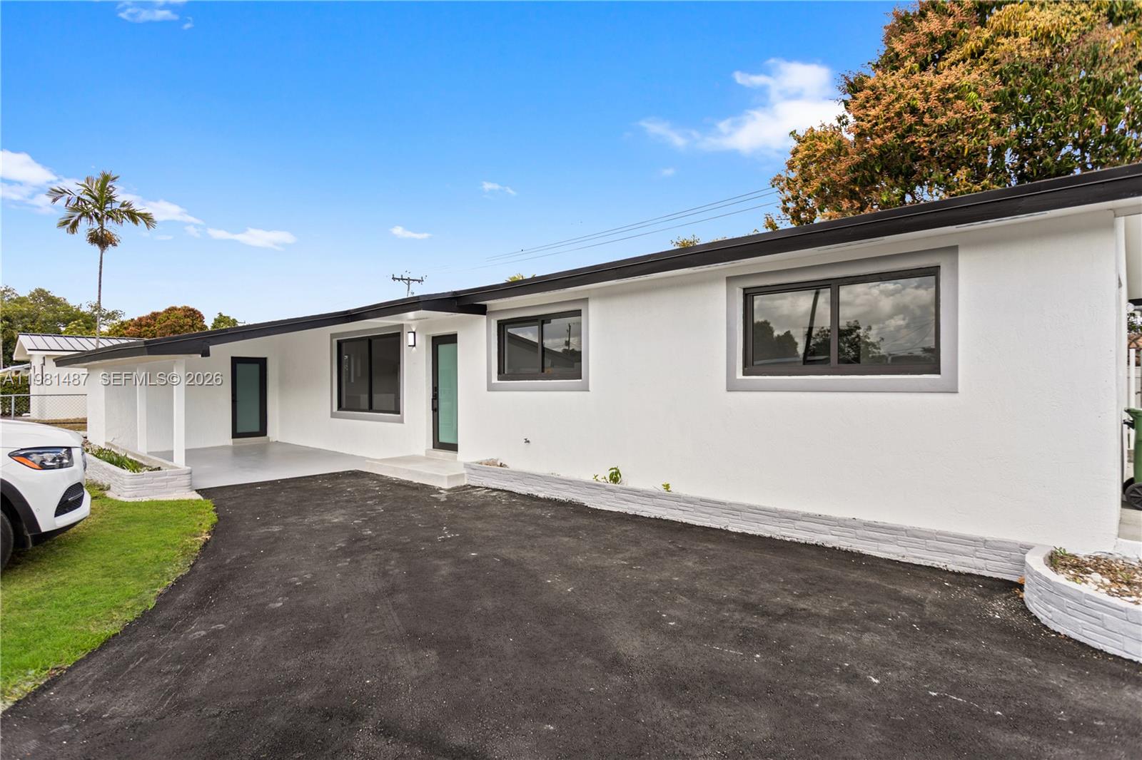 PALM SPRINGS SUB SEC 3 - - Residential