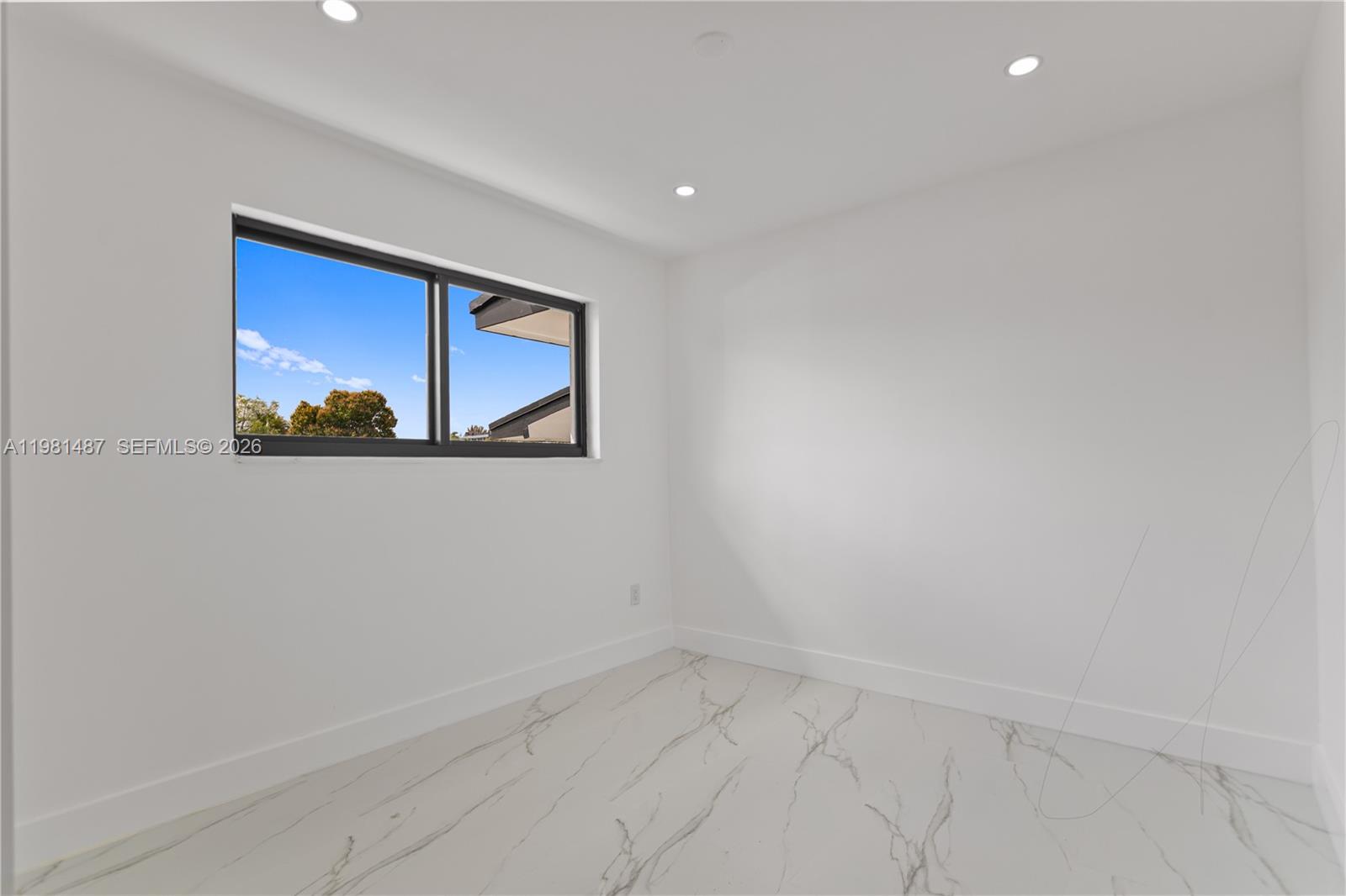 PALM SPRINGS SUB SEC 3 - - Residential