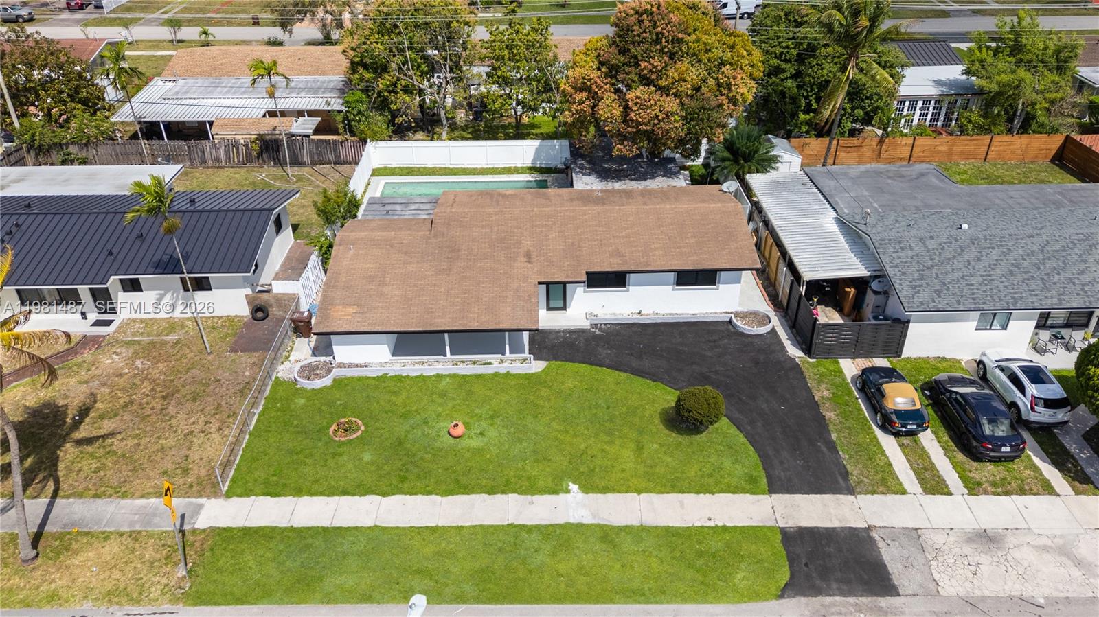 PALM SPRINGS SUB SEC 3 - - Residential