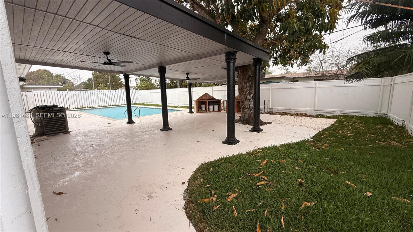 PALM SPRINGS SUB SEC 3 - - Residential