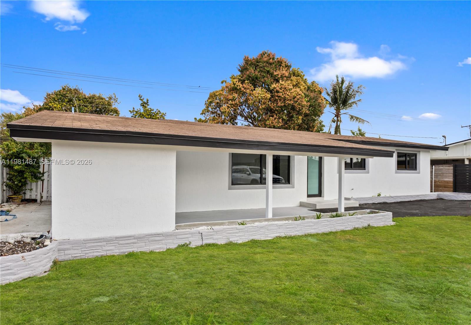 PALM SPRINGS SUB SEC 3 - - Residential