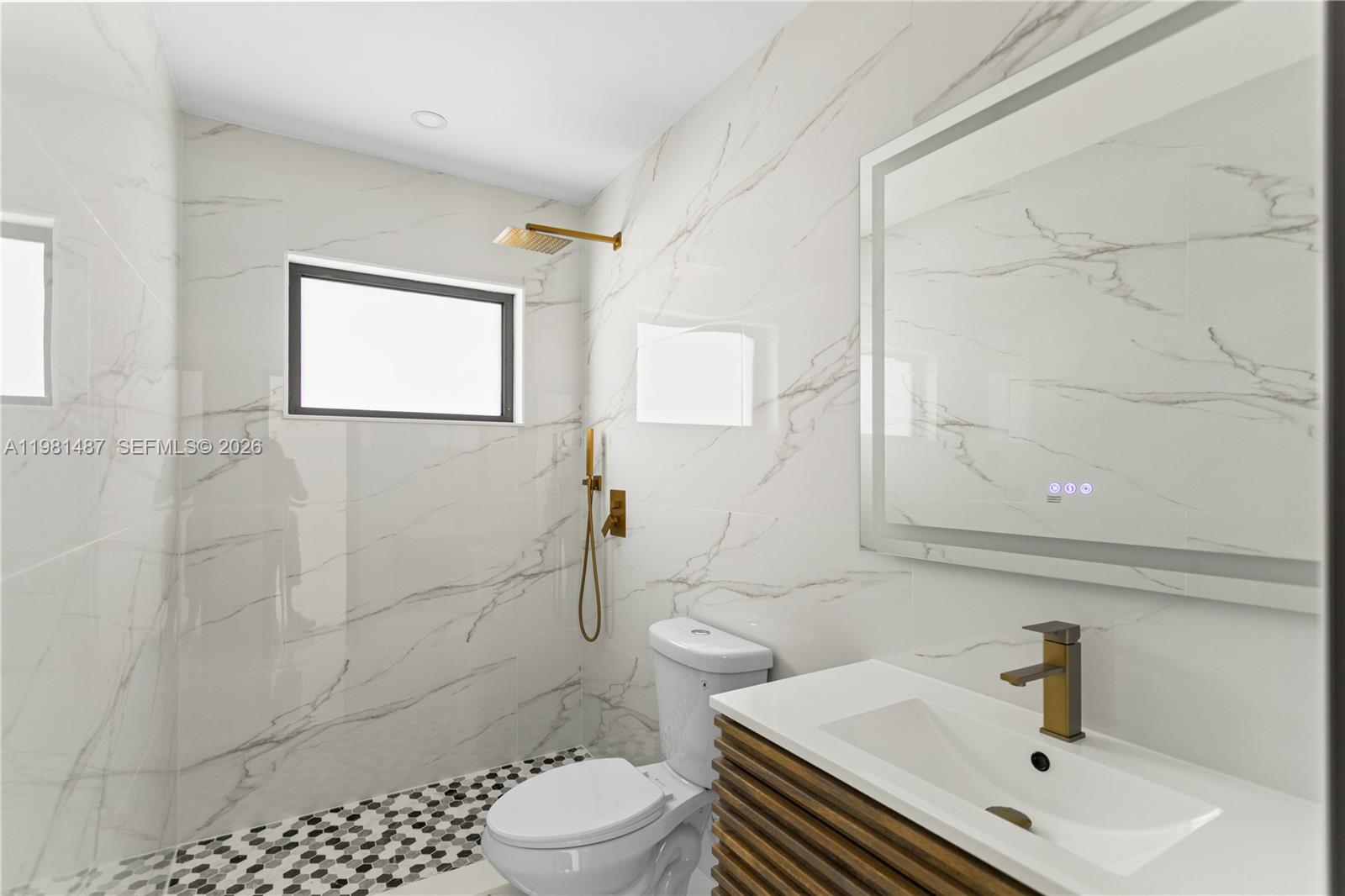 PALM SPRINGS SUB SEC 3 - - Residential