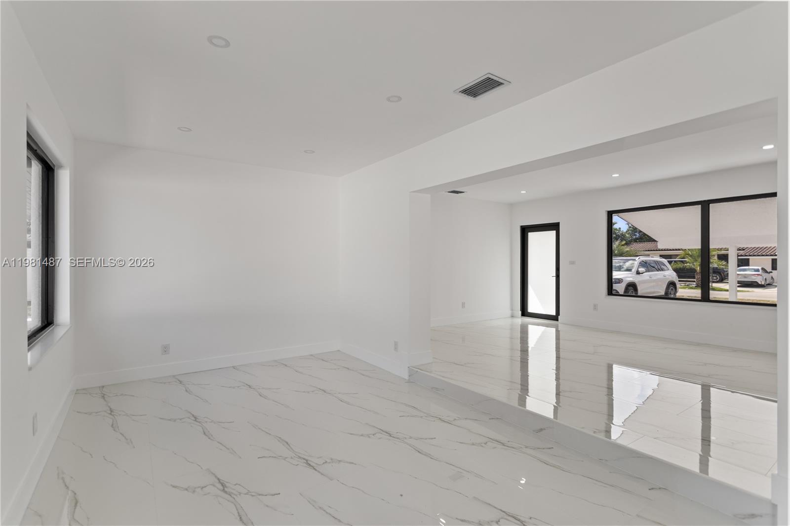 PALM SPRINGS SUB SEC 3 - - Residential