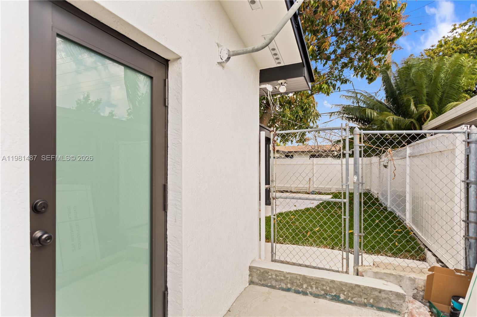 PALM SPRINGS SUB SEC 3 - - Residential