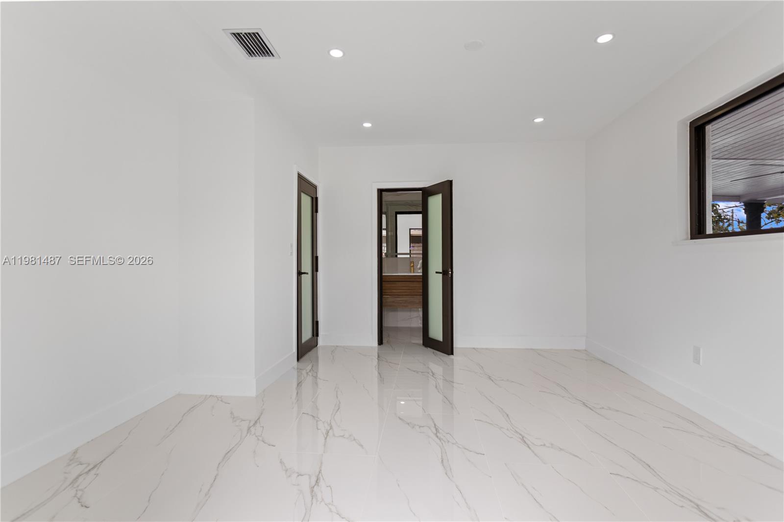 PALM SPRINGS SUB SEC 3 - - Residential