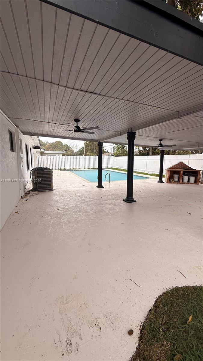 PALM SPRINGS SUB SEC 3 - - Residential