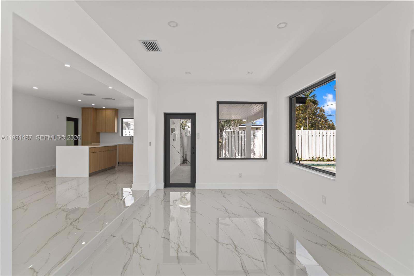 PALM SPRINGS SUB SEC 3 - - Residential