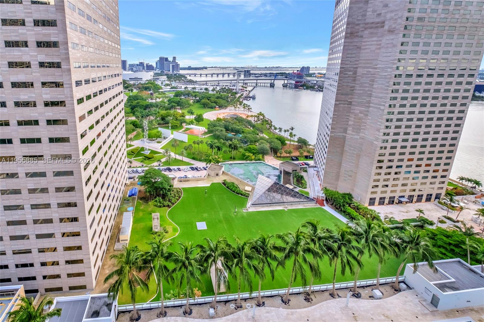 325 S Biscayne Blvd 2616