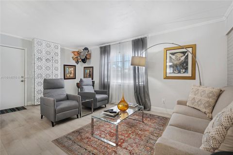 Condominium in Coral Gables FL 318 Majorca Ave Ave 22.jpg