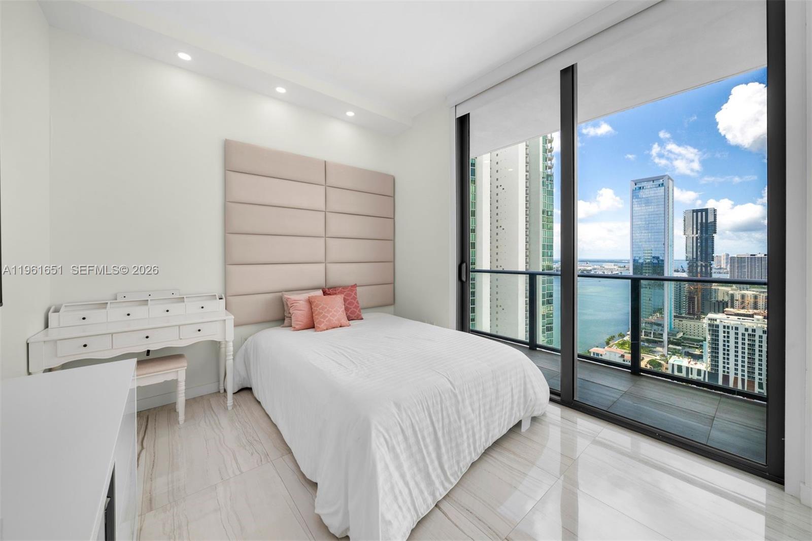 GRAN PARAISO CONDO - Residential