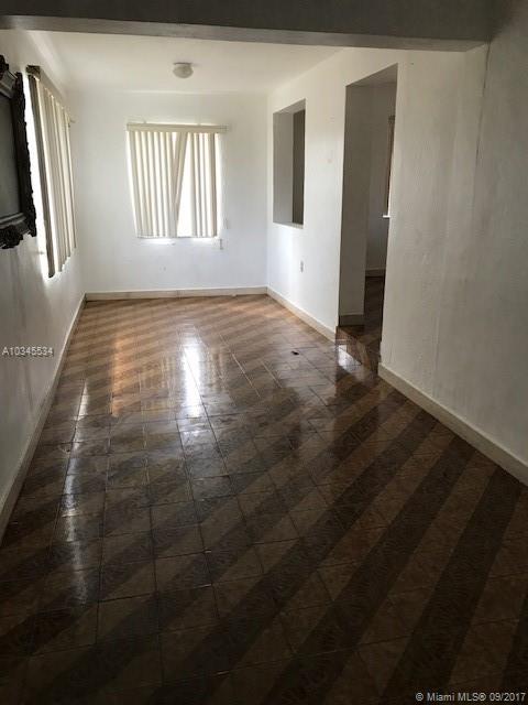 Very large and spacious 2 bedroom home. With nice kitchen, laundry room. Great location , very central area. Wont last!!