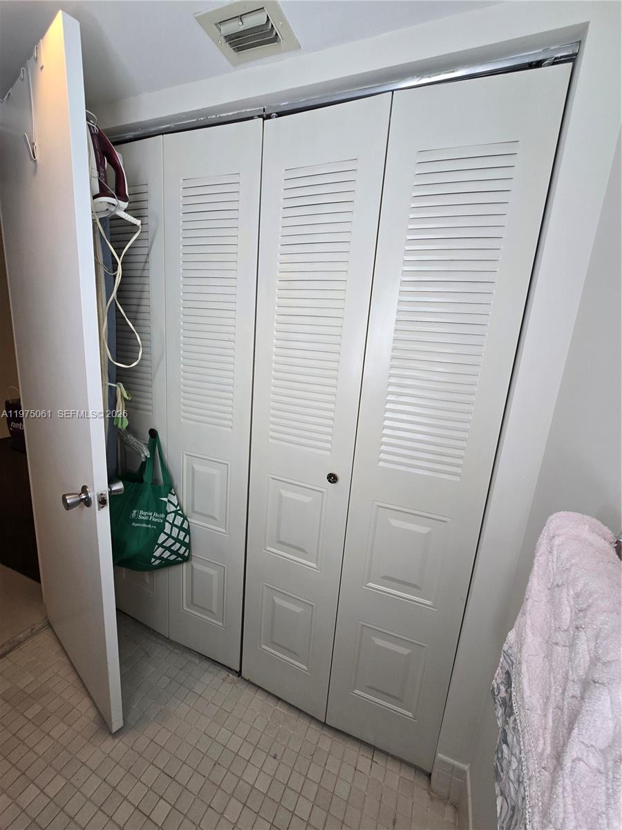 CAMBRIDGE AT CENTURY VILL - Residential