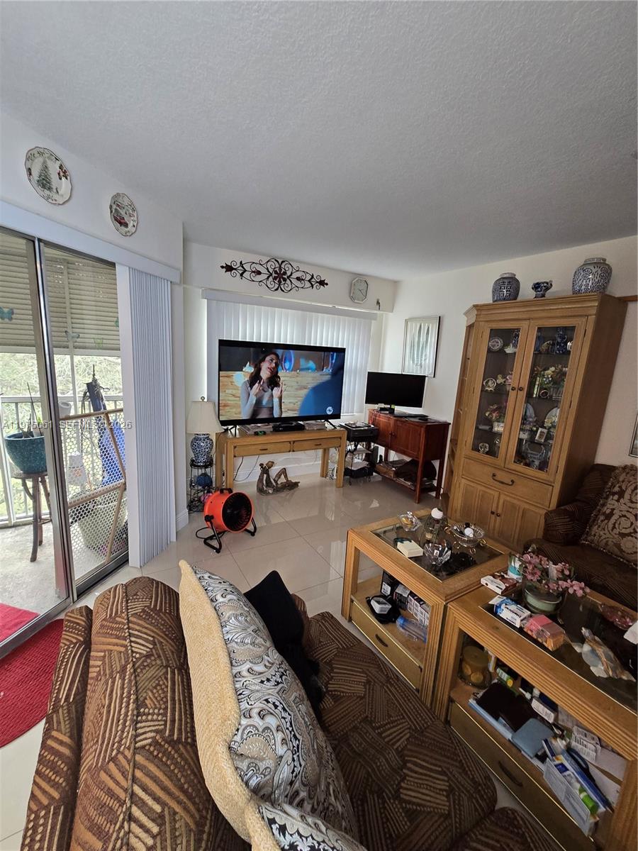 CAMBRIDGE AT CENTURY VILL - Residential