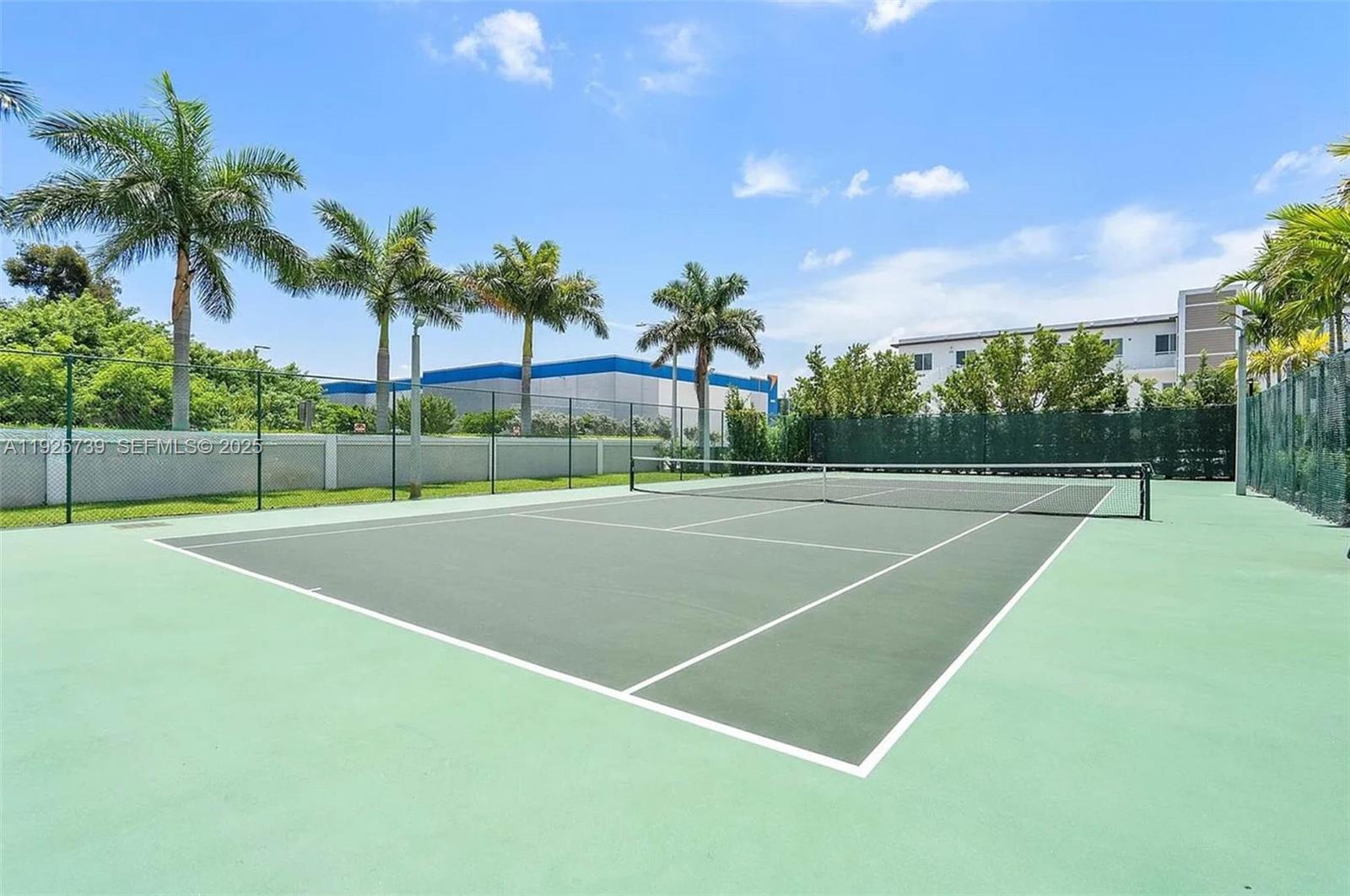 LANDMARK AT DORAL CENTRAL - Residential