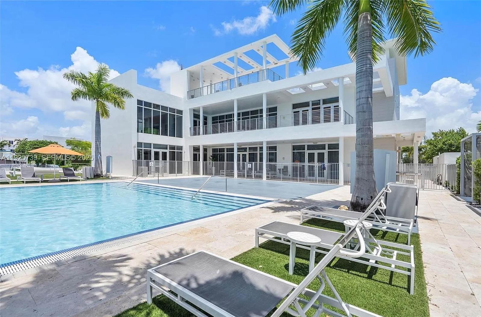 LANDMARK AT DORAL CENTRAL - Residential