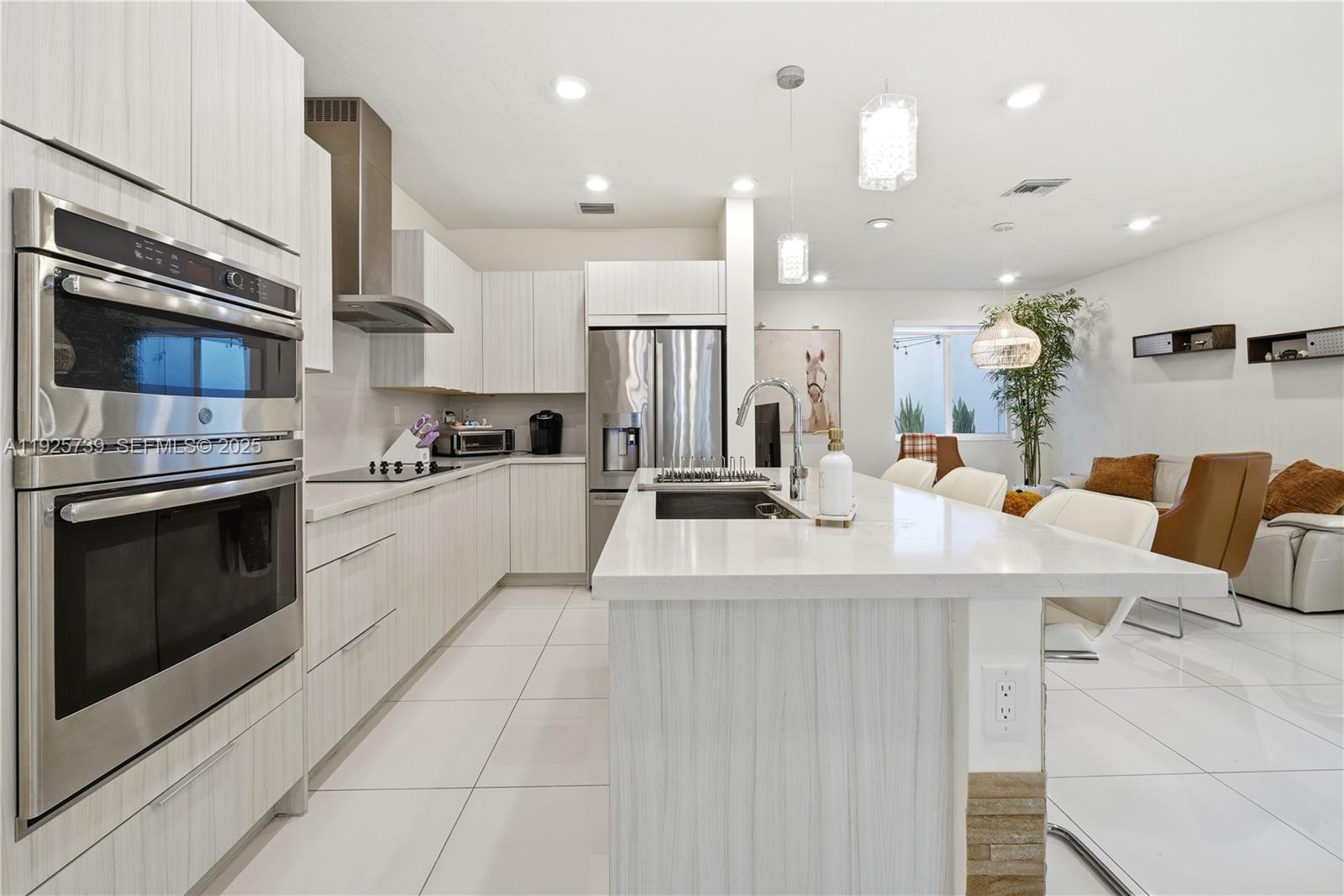 LANDMARK AT DORAL CENTRAL - Residential