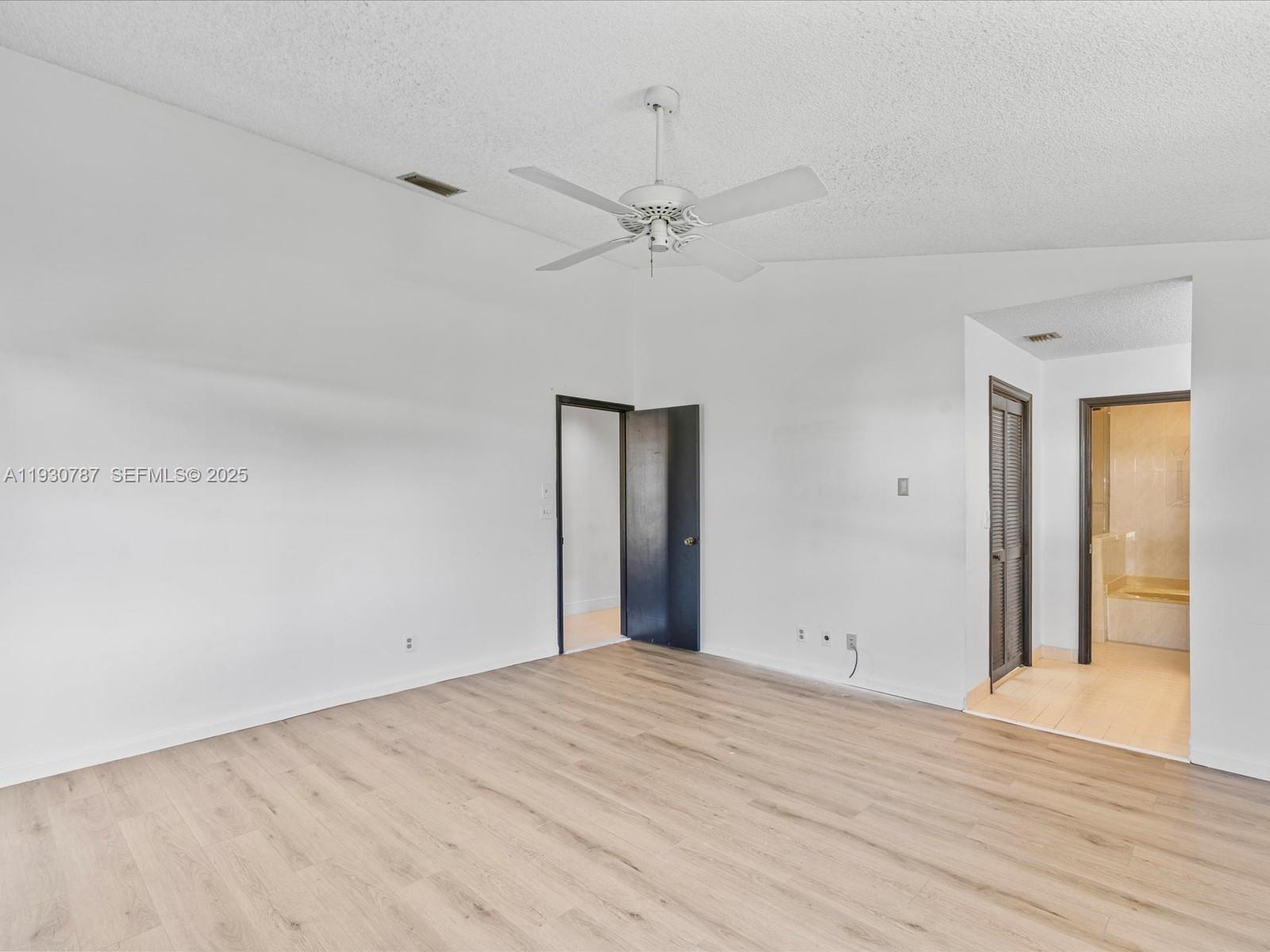 CORAL SPRINGS COUNTRY CLU - Residential