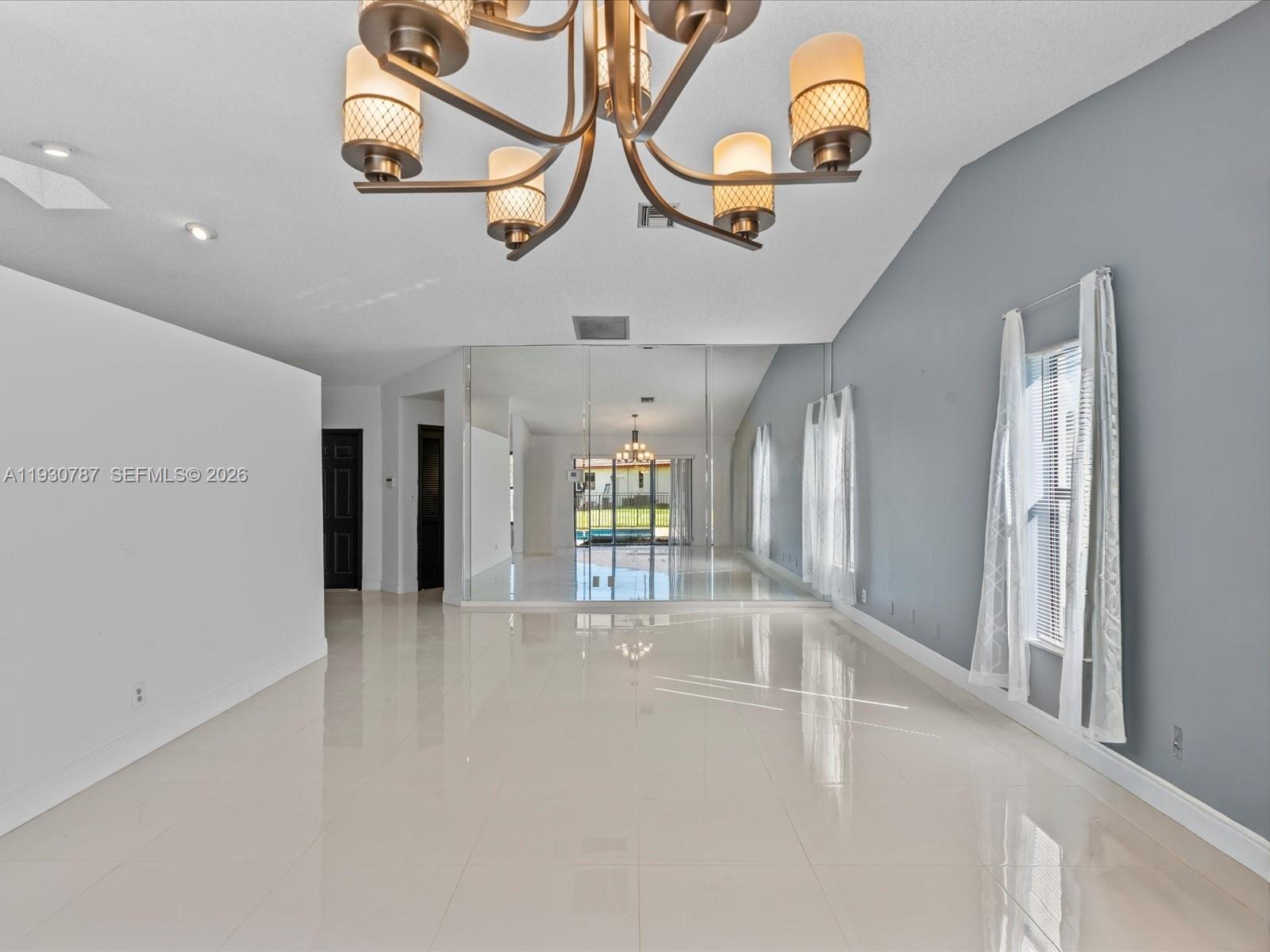 CORAL SPRINGS COUNTRY CLU - Residential