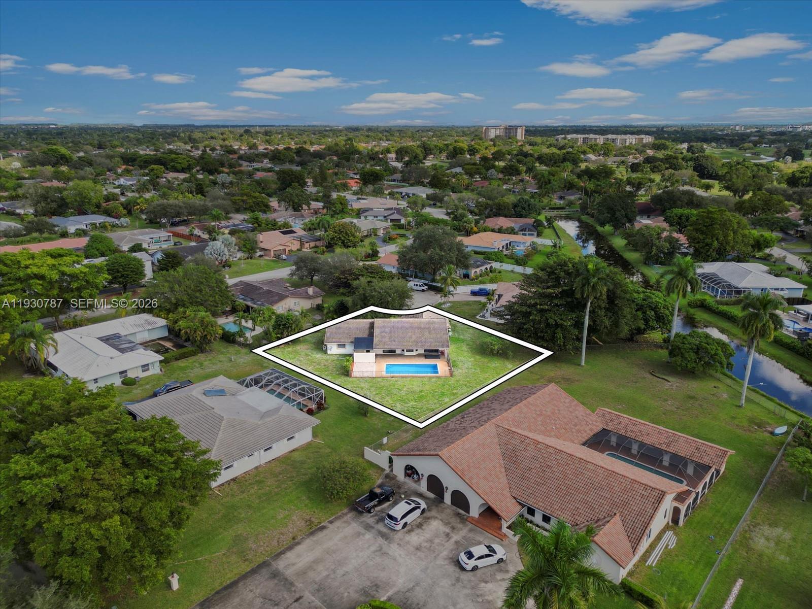 CORAL SPRINGS COUNTRY CLU - Residential