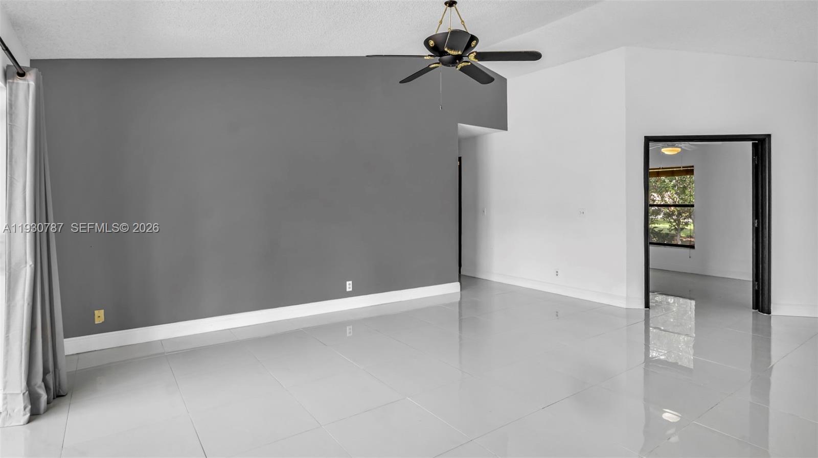 CORAL SPRINGS COUNTRY CLU - Residential