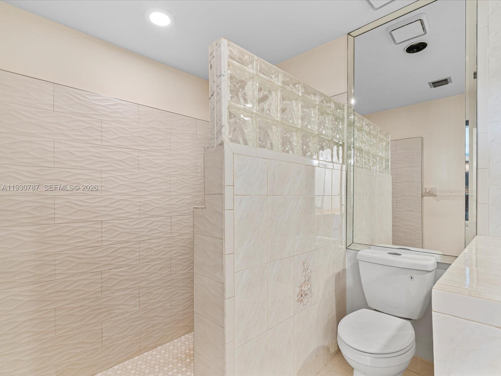 CORAL SPRINGS COUNTRY CLU - Residential