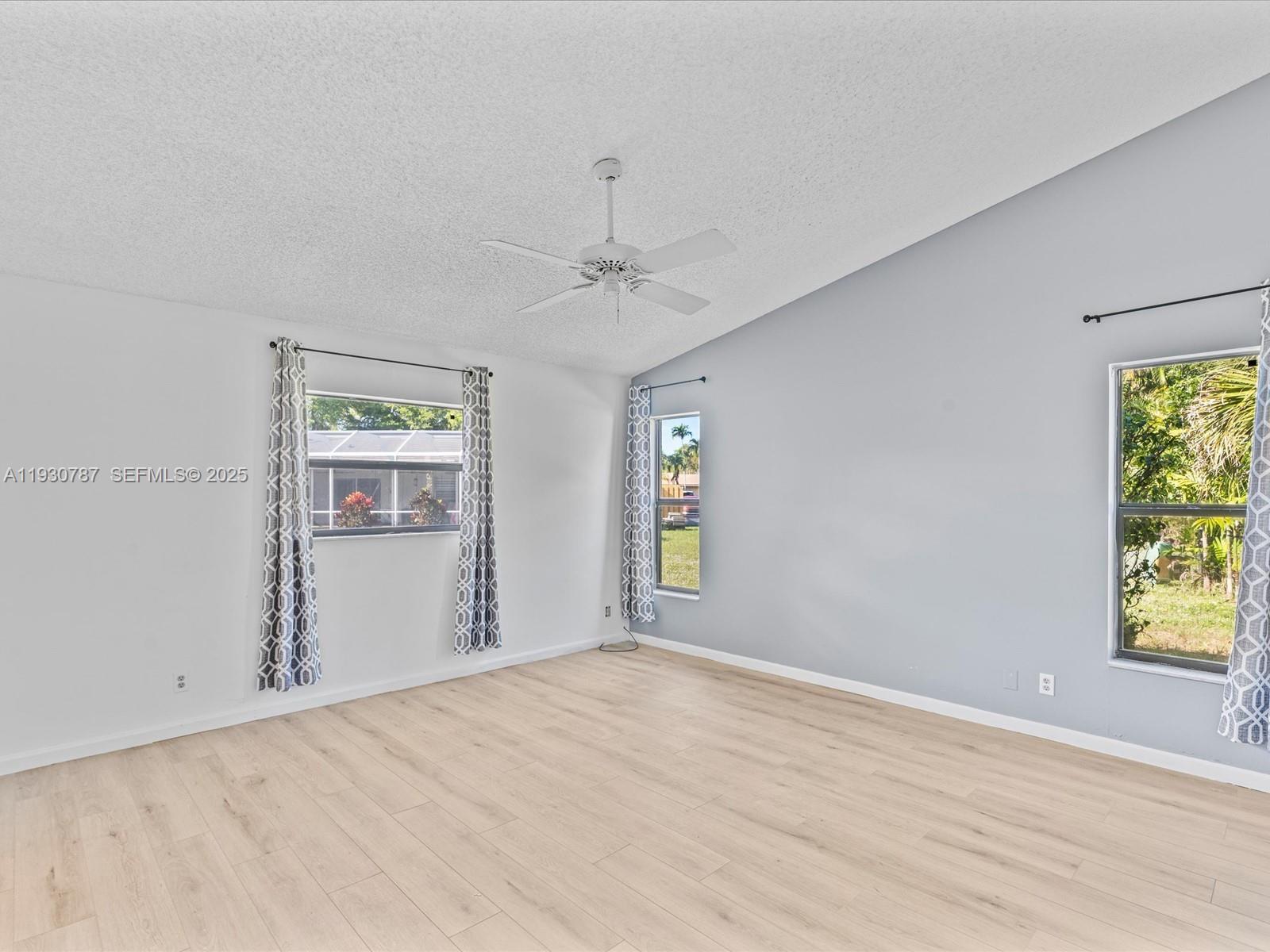 CORAL SPRINGS COUNTRY CLU - Residential