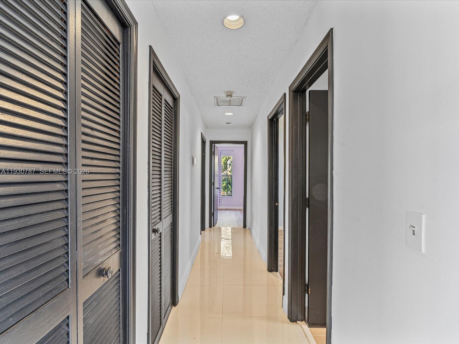 CORAL SPRINGS COUNTRY CLU - Residential