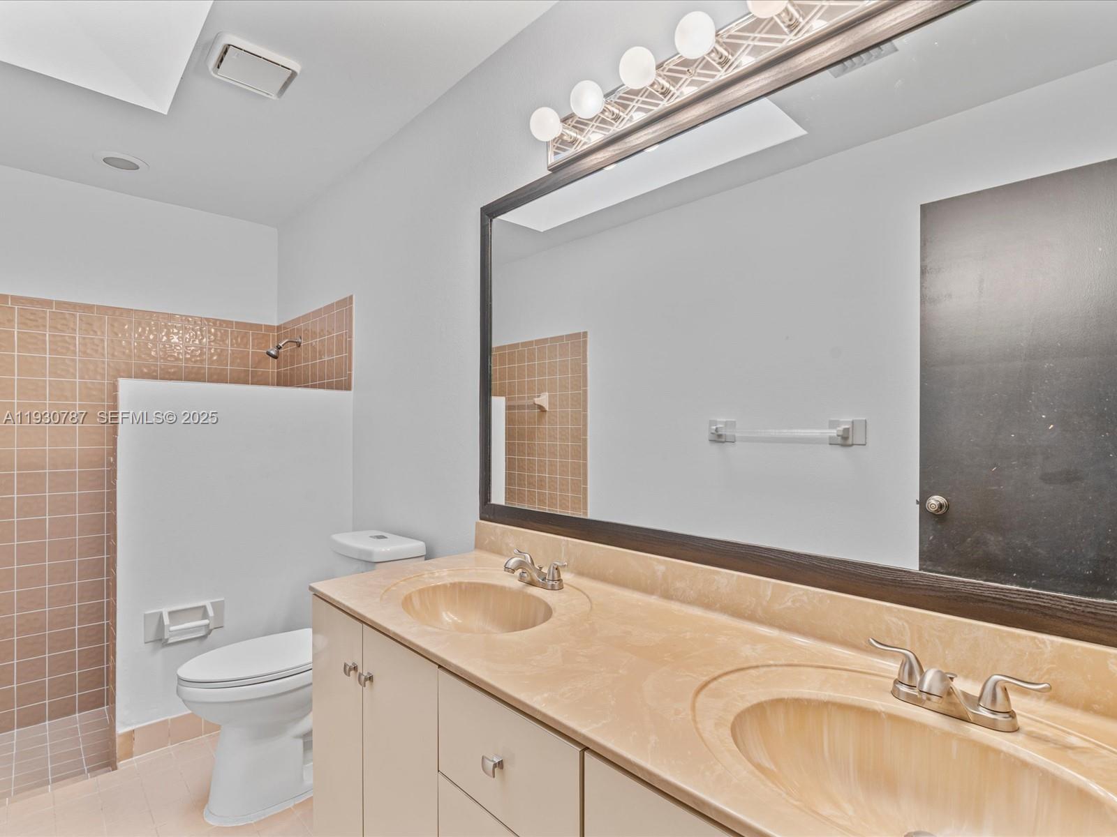 CORAL SPRINGS COUNTRY CLU - Residential