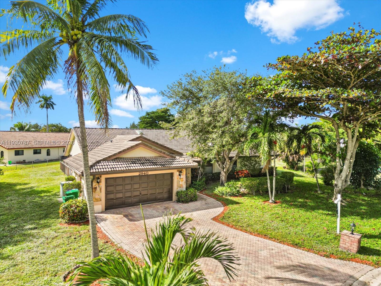 CORAL SPRINGS COUNTRY CLU - Residential