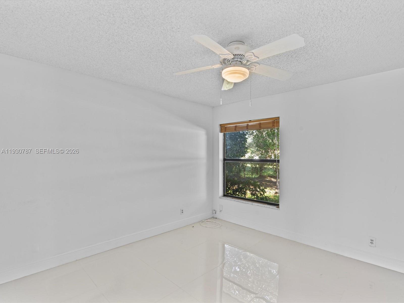 CORAL SPRINGS COUNTRY CLU - Residential